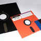 Ilustración para el artículo titulado EE.UU. deja de usar floppy disks para coordinar los lanzamientos de armas nucleares